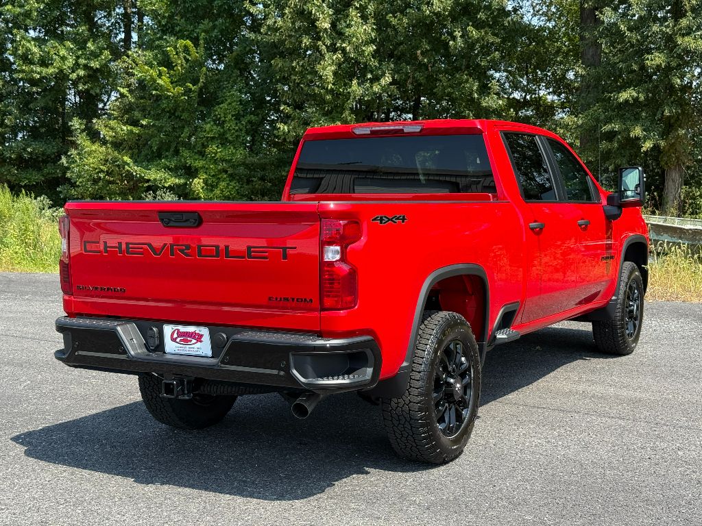 2025 Chevrolet Silverado 2500HD Custom photo 9