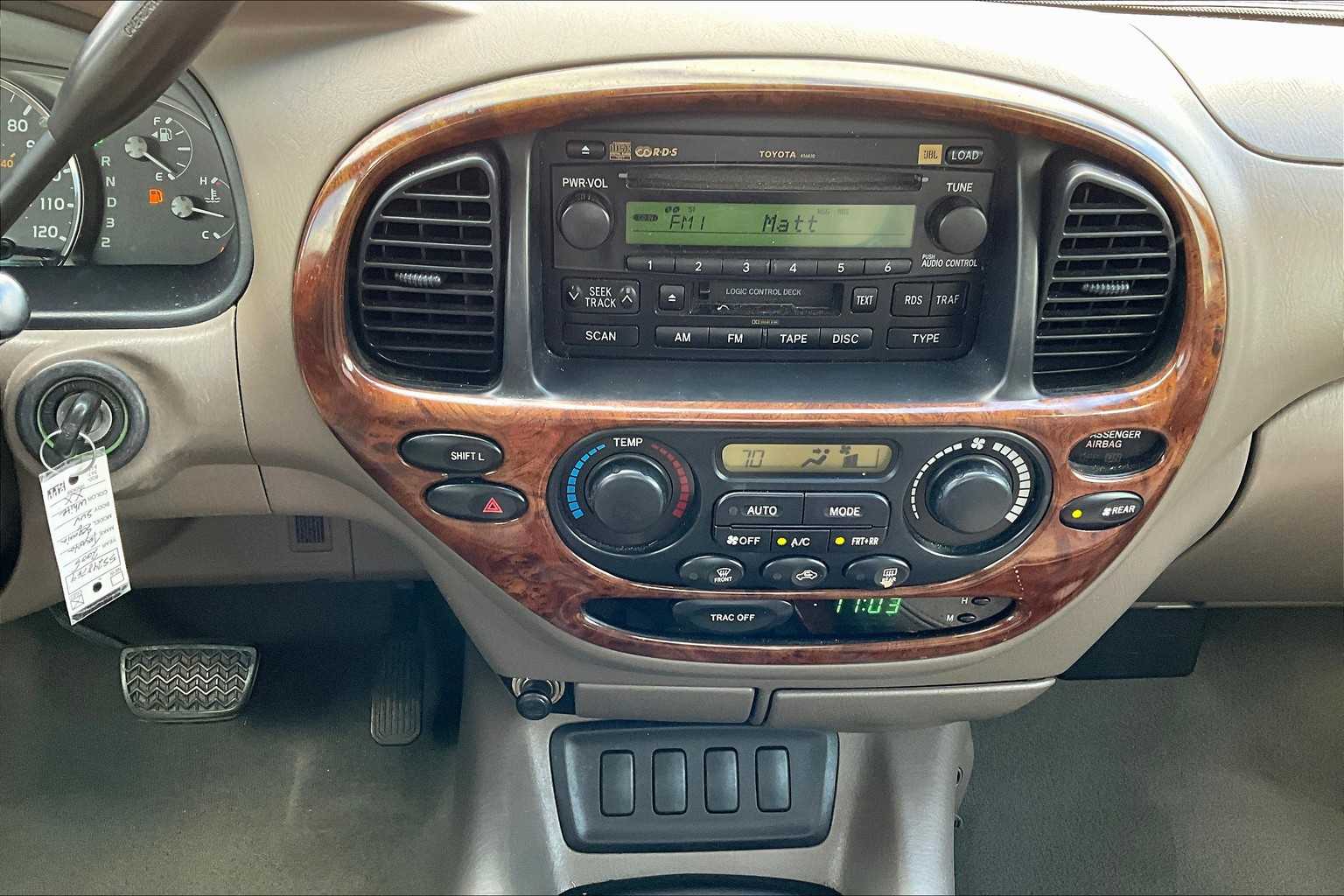 2005 Toyota Sequoia SR5 photo 6