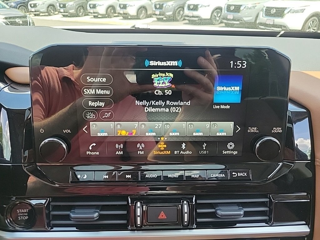 2025 Nissan Pathfinder Platinum photo 16