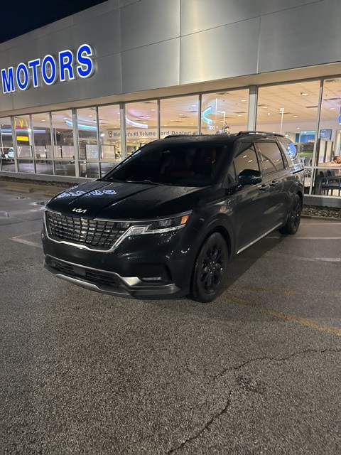 2024 Kia Carnival SX's photo