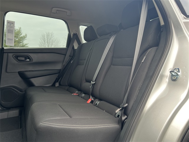 2025 Nissan Rogue S photo 2