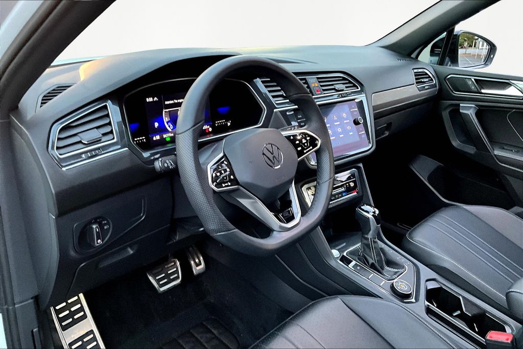 2022 Volkswagen Tiguan SE R-Line Black photo 8