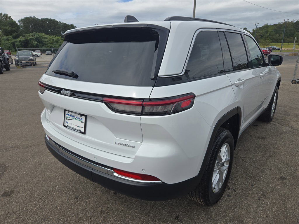2025 Jeep Grand Cherokee Laredo photo 18