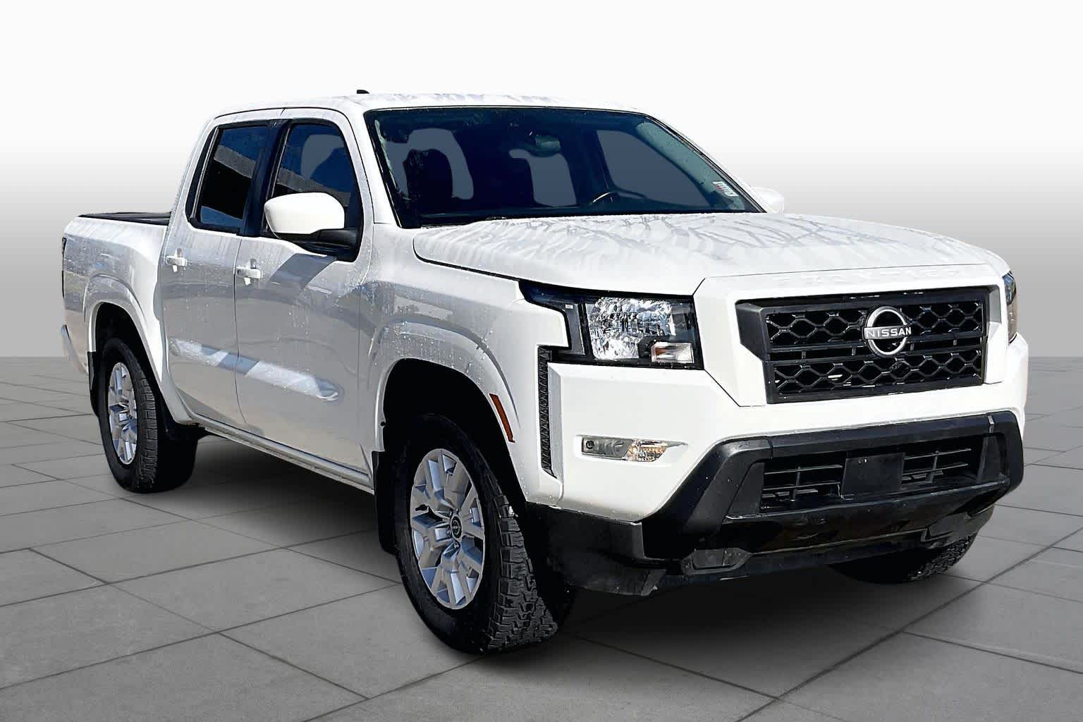2022 Nissan Frontier SV photo 2
