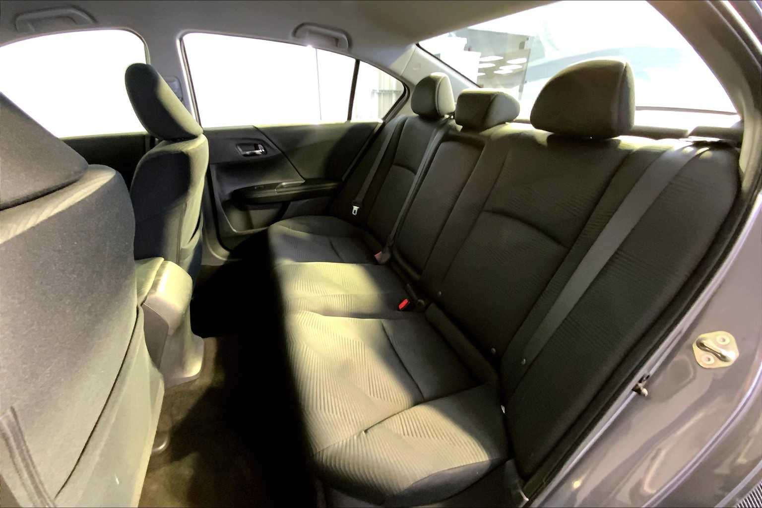 2016 Honda Accord LX photo 19