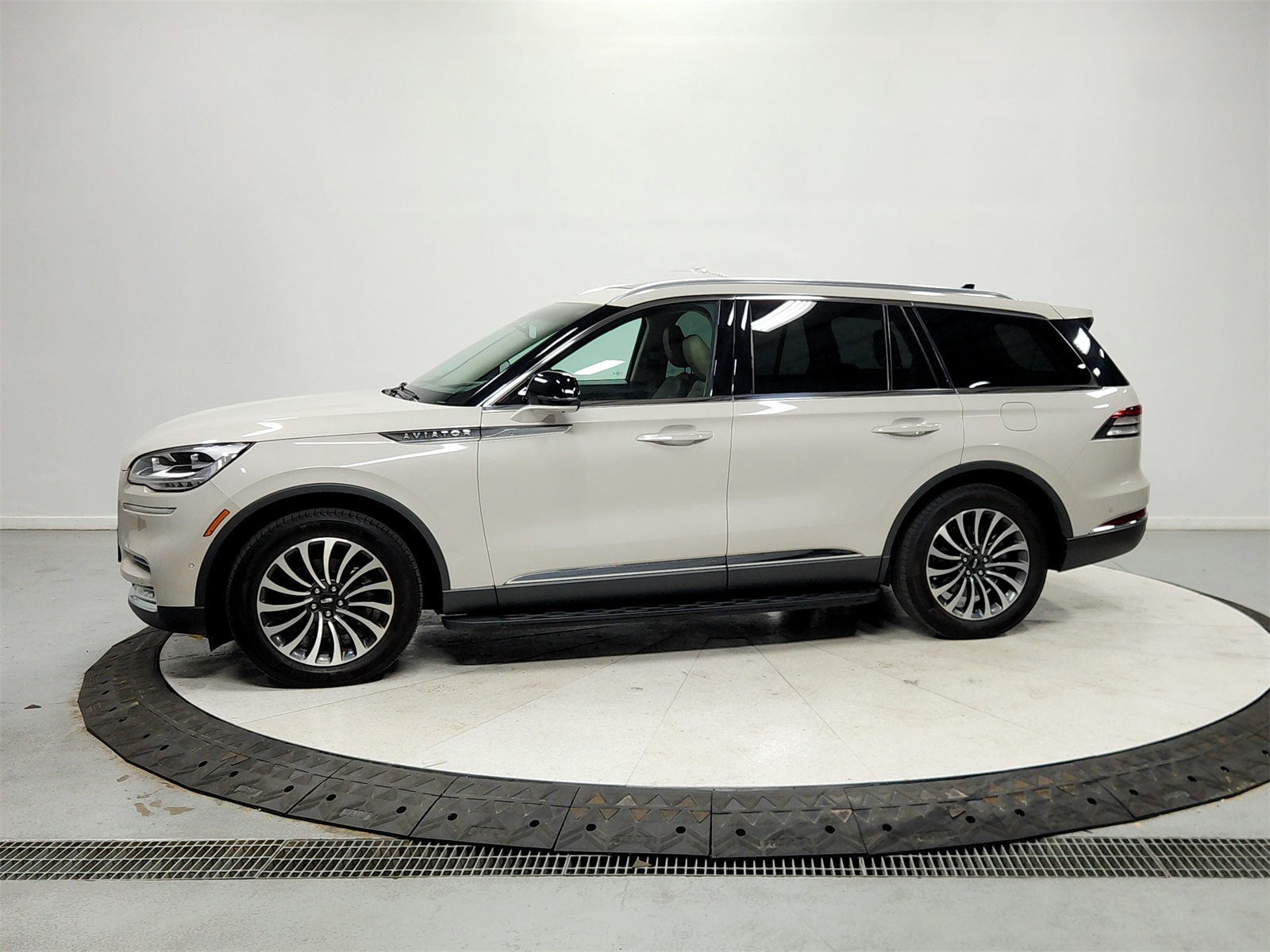 2022 Lincoln Aviator Reserve photo 4