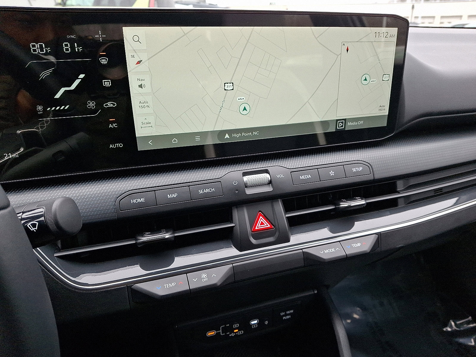 2025 Kia K4 GT-Line photo 8