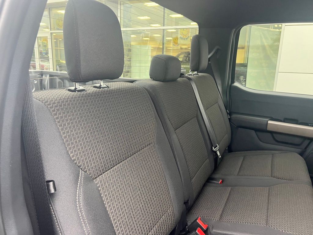 2025 Ford F-150 STX photo 9