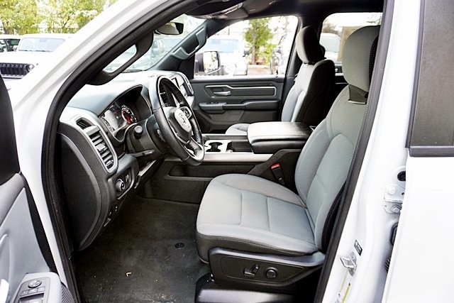 Used 2022 White Ram Big Horn/Lone Star image 13