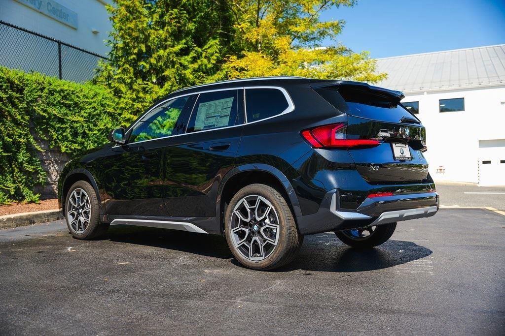 Used 2025 Black Sapphire Metallic BMW xDrive28i image 9