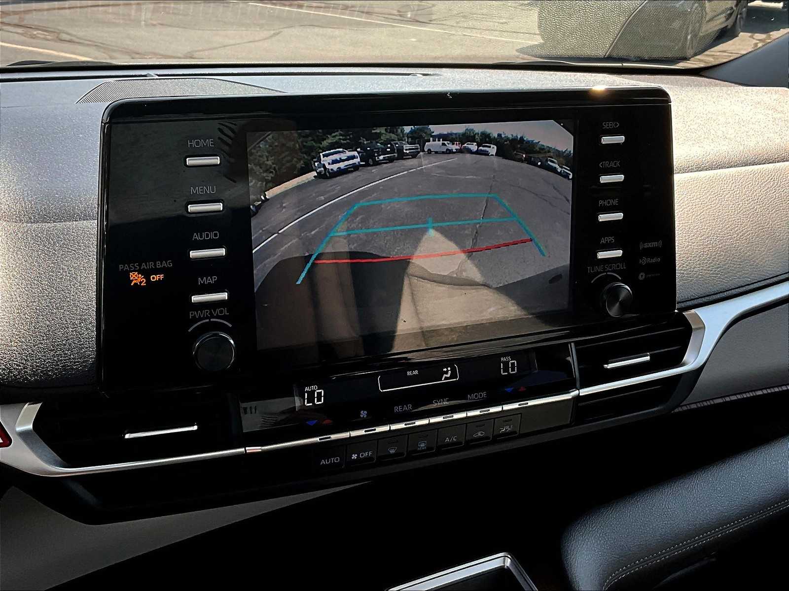2023 Toyota Sienna LE photo 19