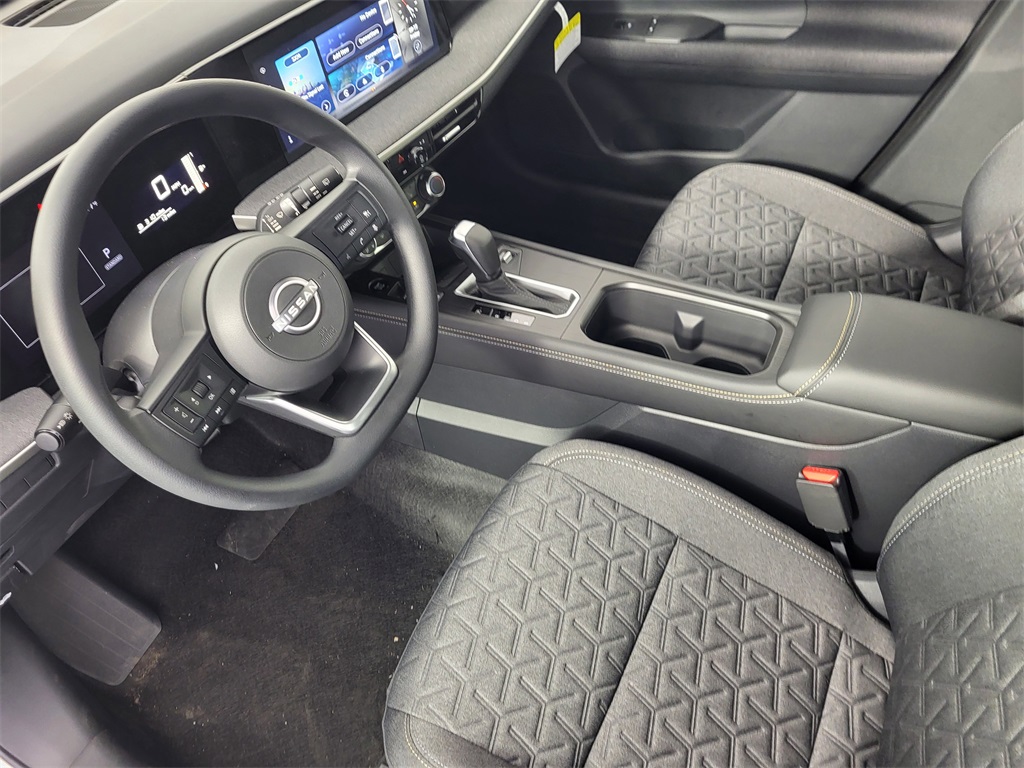 2025 Nissan Kicks SV photo 9