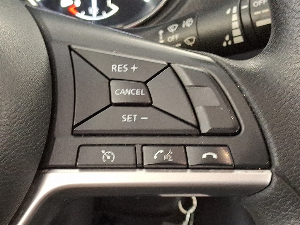 2017 Nissan Rogue S photo 22