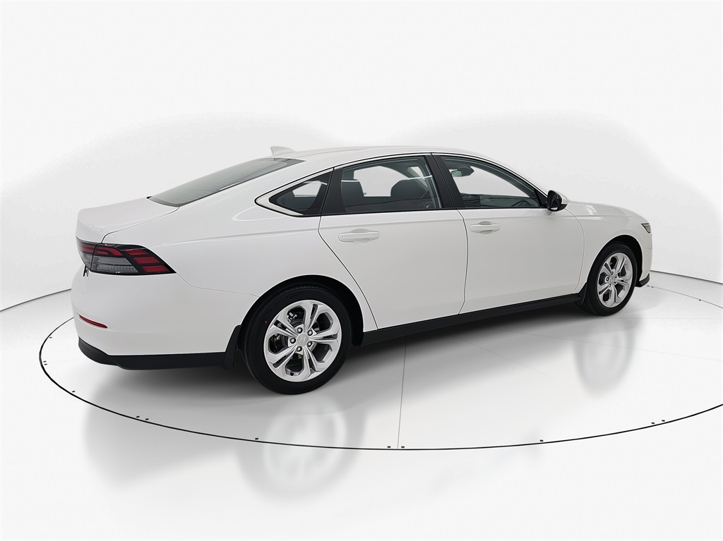2025 Honda Accord LX photo 5
