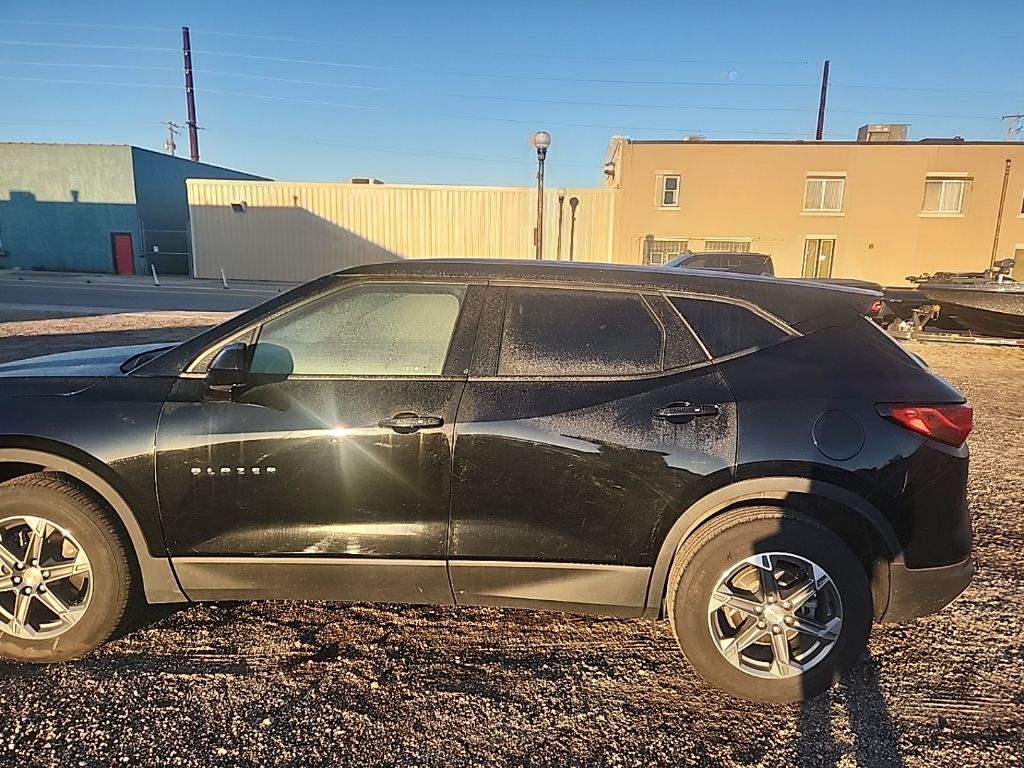 2023 Chevrolet Blazer 2LT photo 2
