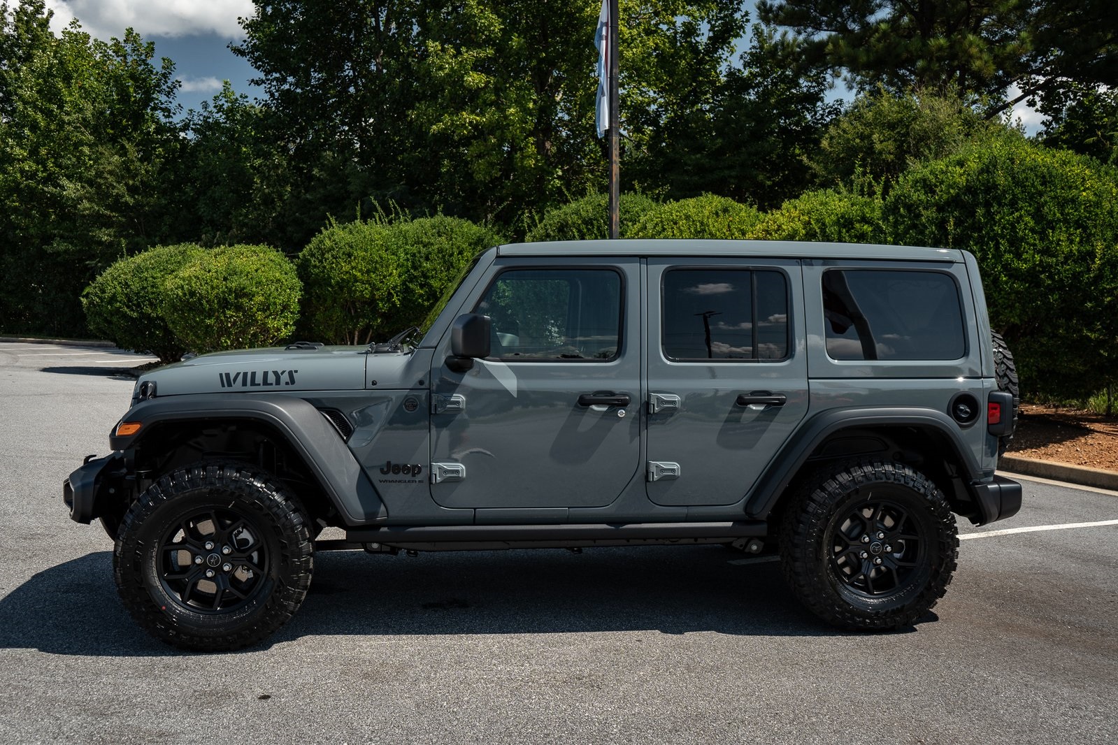 2025 Jeep Wrangler Willys photo 5