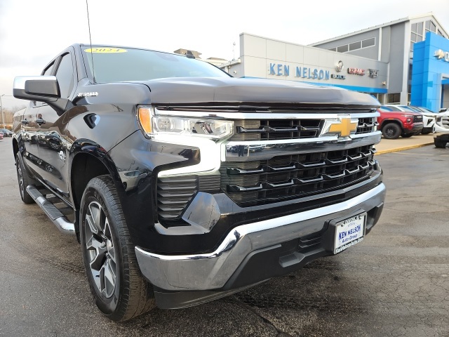 2024 Chevrolet Silverado 1500 LT Texas Edition photo 3