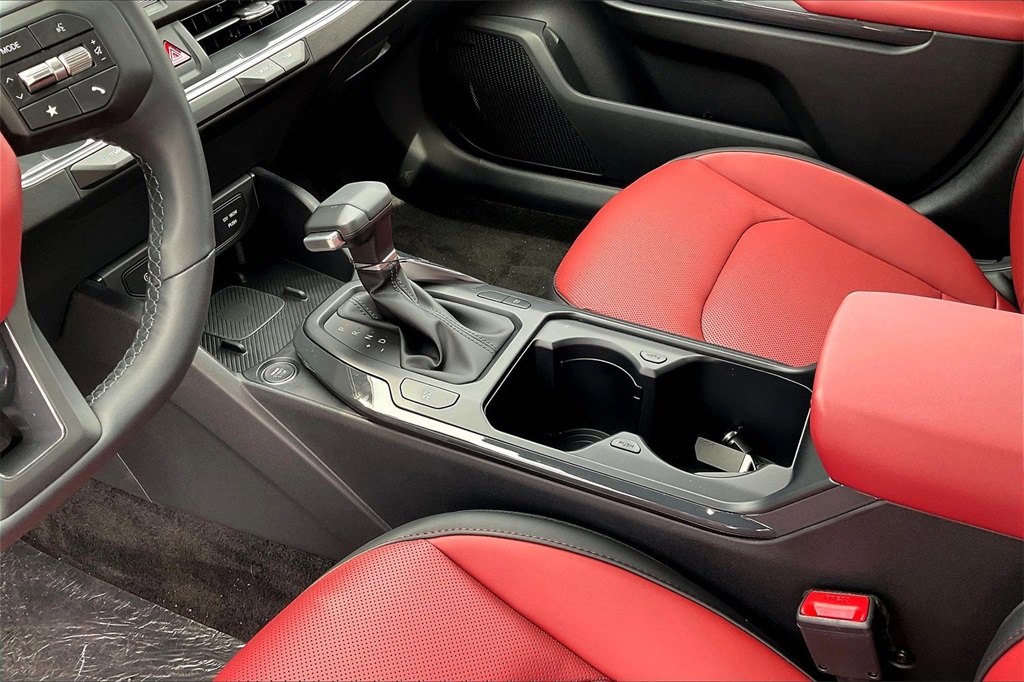 2025 Kia K4 GT-Line photo 8