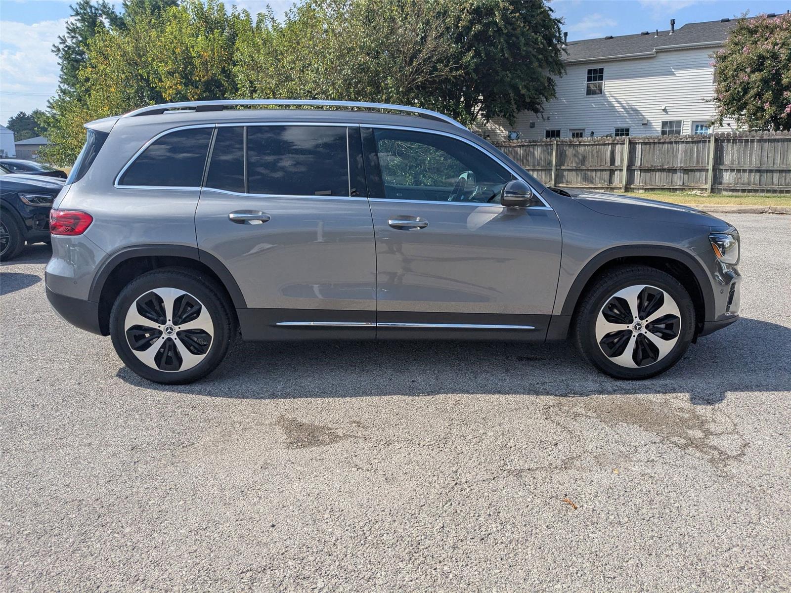 2026 Mercedes Benz GLB 250 4MATIC photo 3