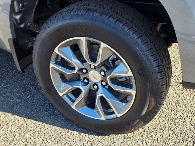 2026 Chevrolet Silverado 1500 LT photo 2