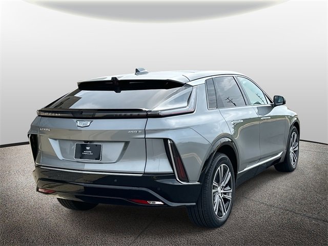 2025 Cadillac Lyriq Luxury photo 2