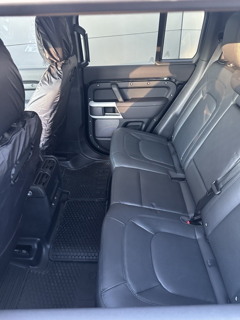 2024 Land Rover Defender 110 S photo 5