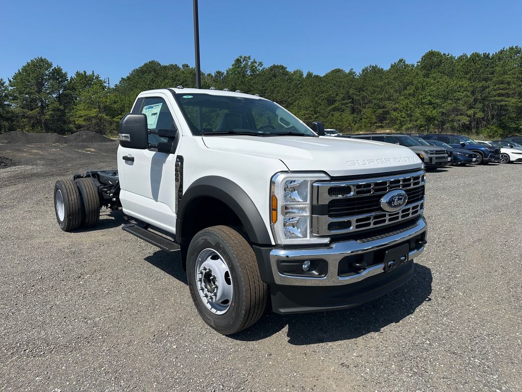 2025 Ford F-600 Super Duty Chassis Cab XL's photo