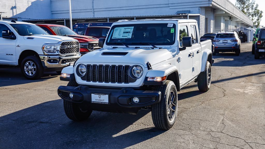 2025 Jeep Gladiator Sport S photo 4