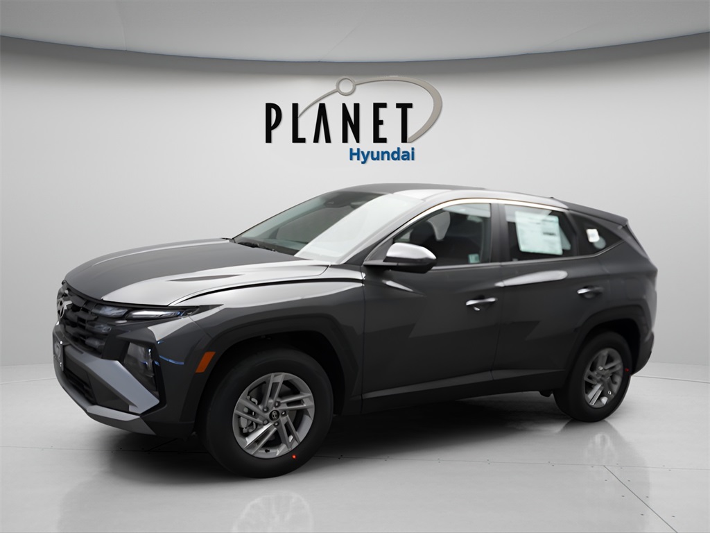 2025 Hyundai Tucson SE photo 2