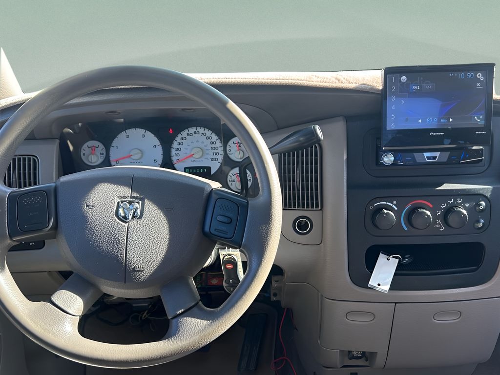 2004 Dodge Ram SLT photo 10