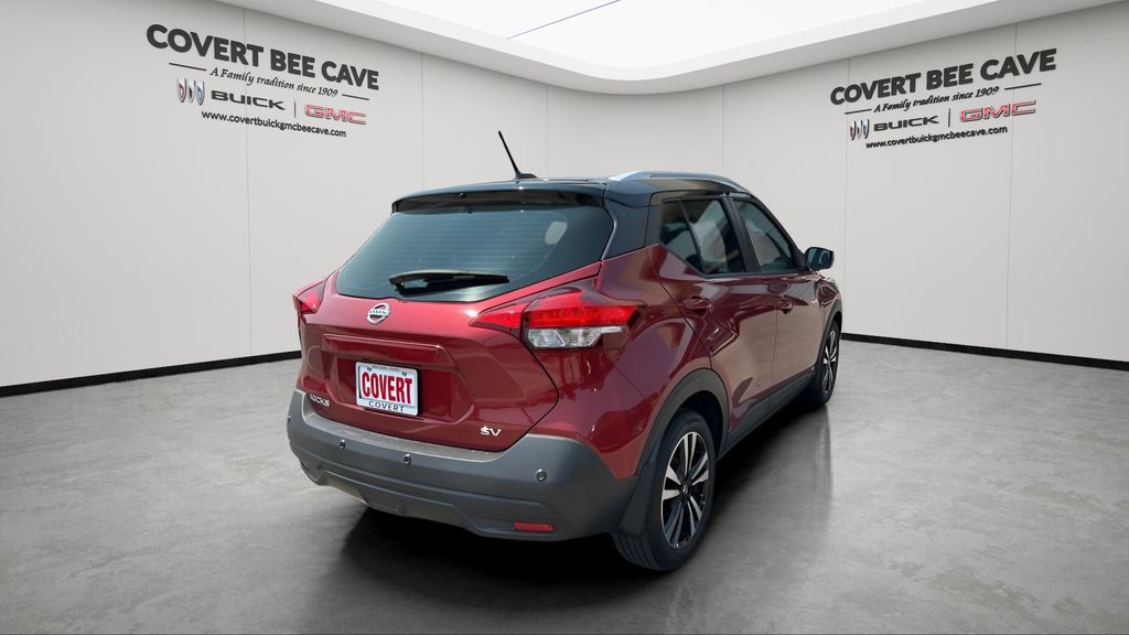 2020 Nissan Kicks SV photo 3