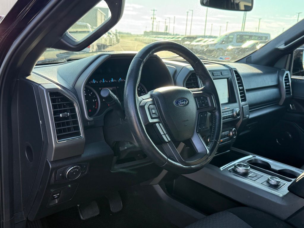 2020 Ford Expedition XLT photo 3