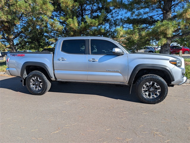 2023 Toyota Tacoma TRD Off-Road photo 2