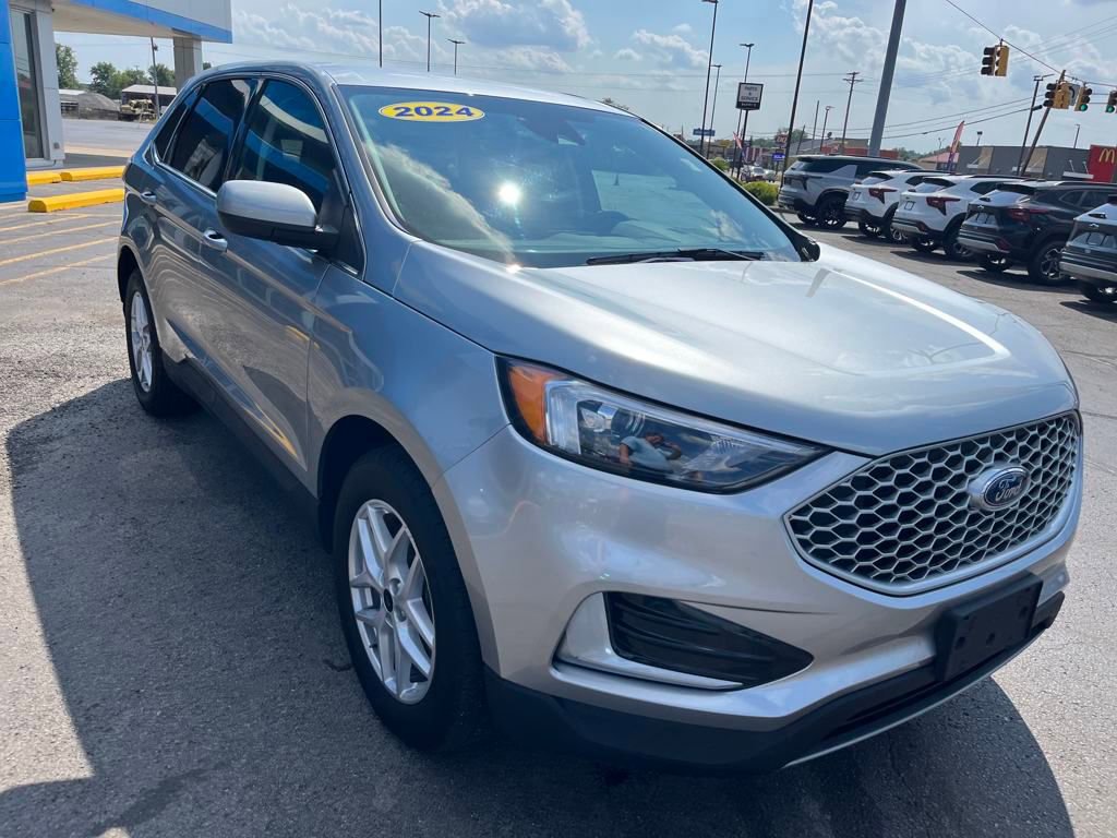 2024 Ford Edge SEL photo 5