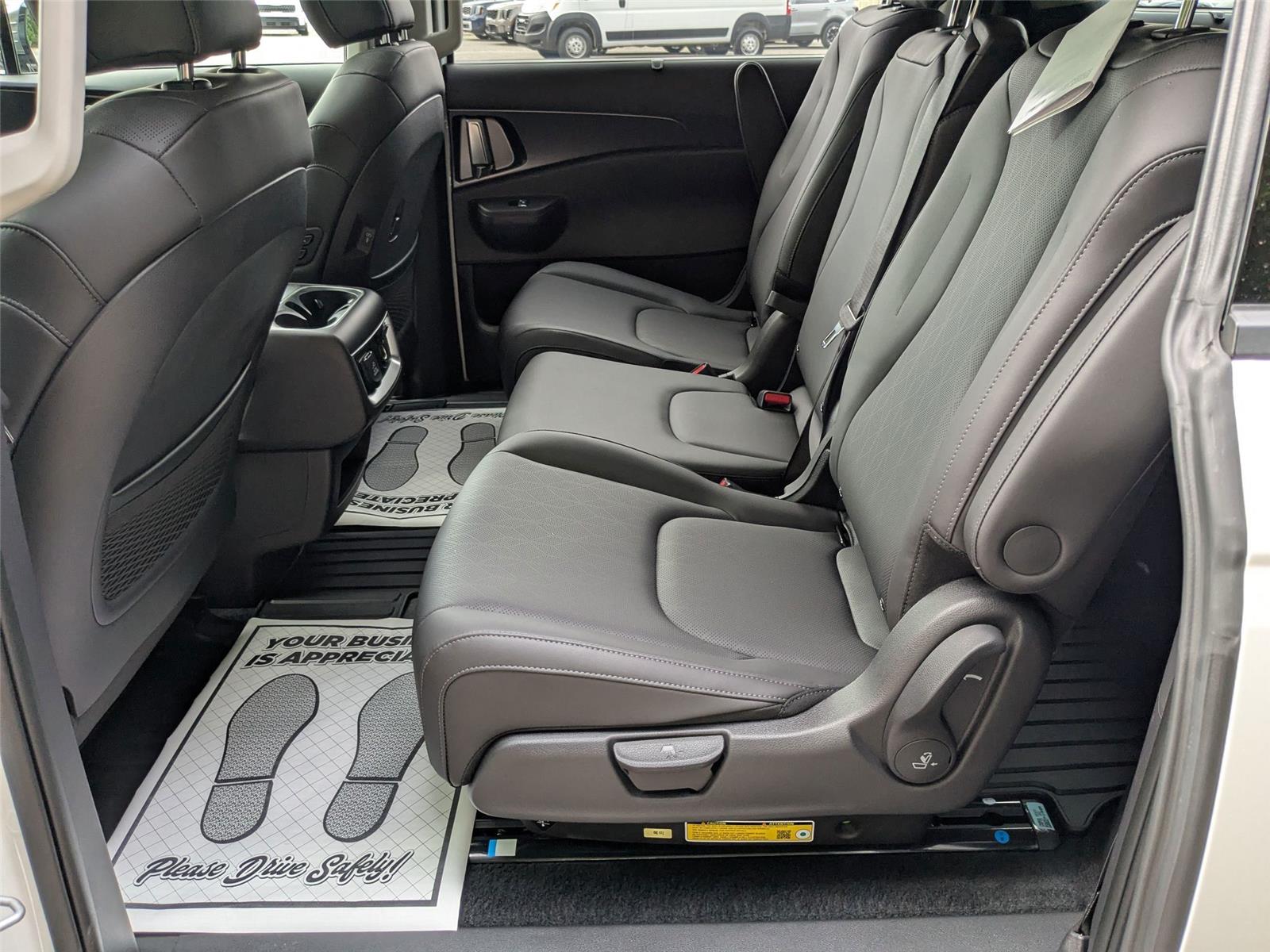 2026 Kia Carnival SX photo 27