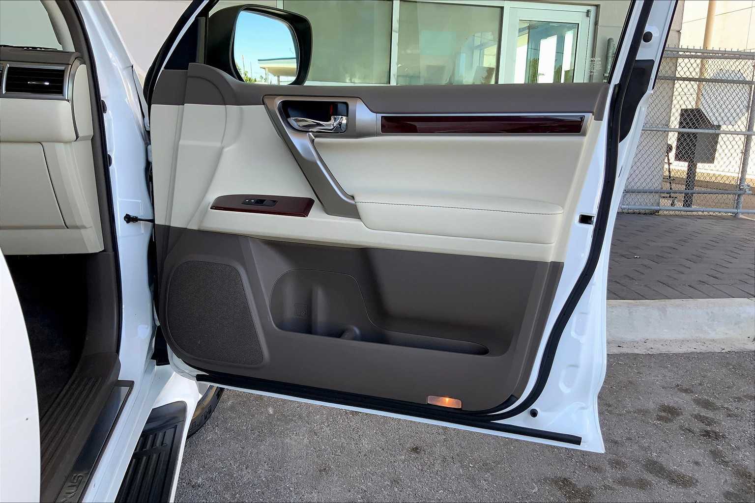2019 Lexus GX 460 Premium photo 21