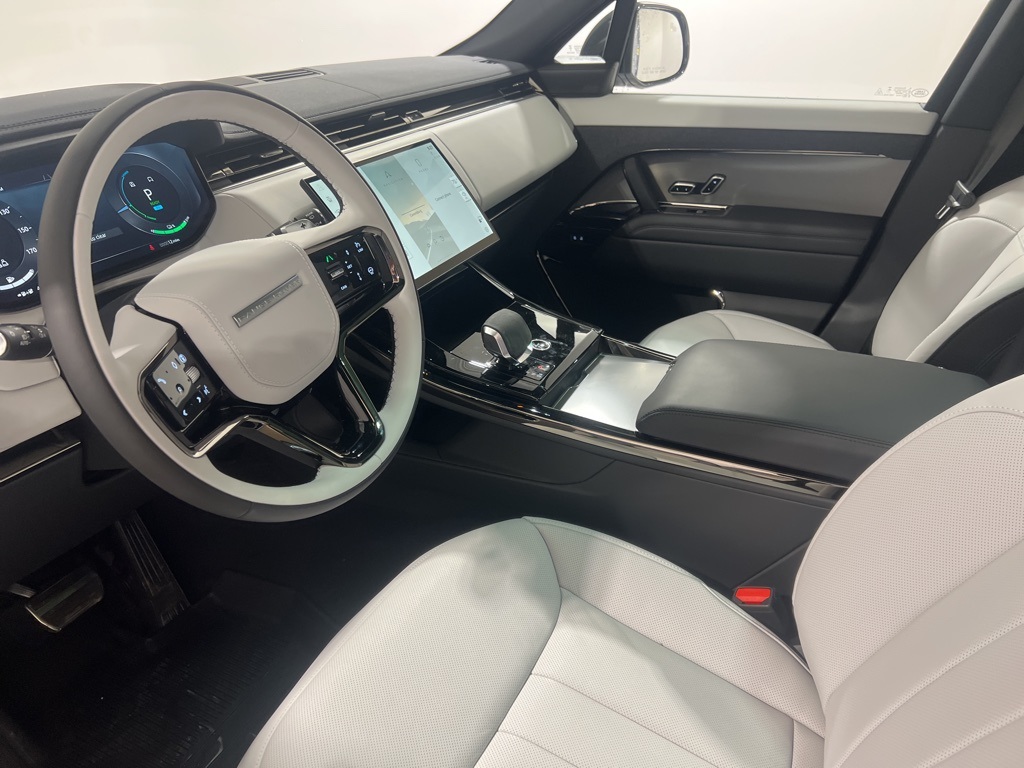 2025 Land Rover Range Rover Sport SE photo 10