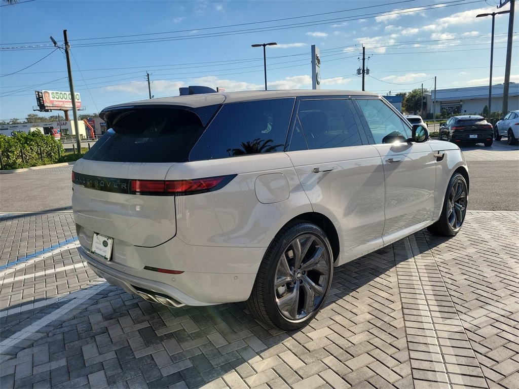 2025 Land Rover Range Rover Sport SE photo 3