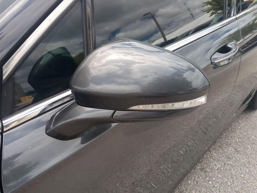 2020 Ford Fusion Titanium photo 11