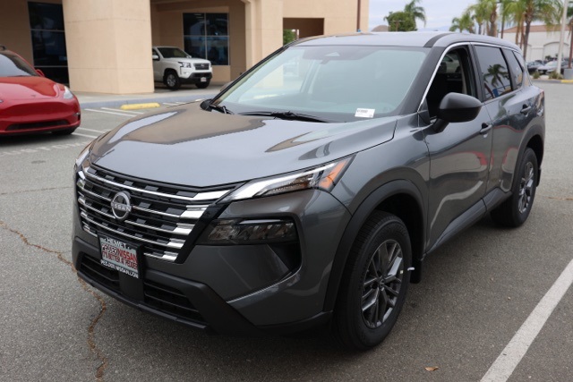 2026 Nissan Rogue S photo 8