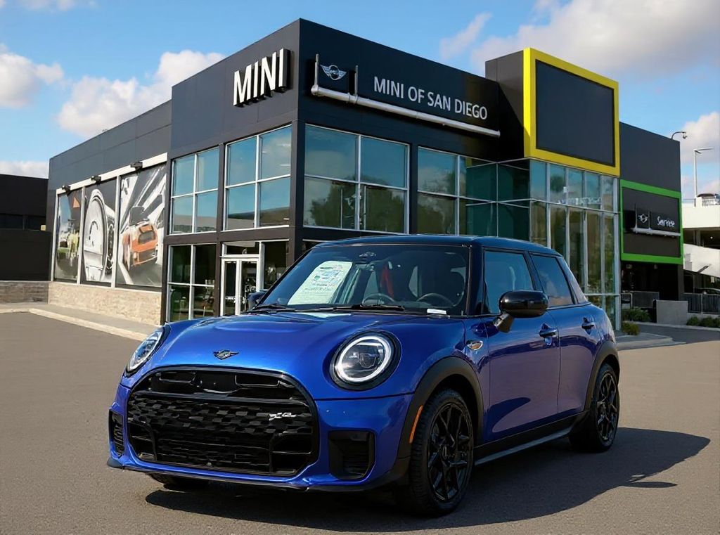 2026 MINI Hardtop 4 Door S's photo