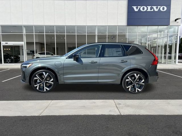 2026 Volvo XC60 Hybrid T8 photo 4