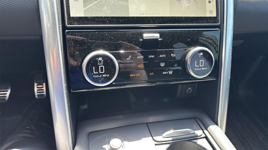 2024 Land Rover Discovery SE photo 16