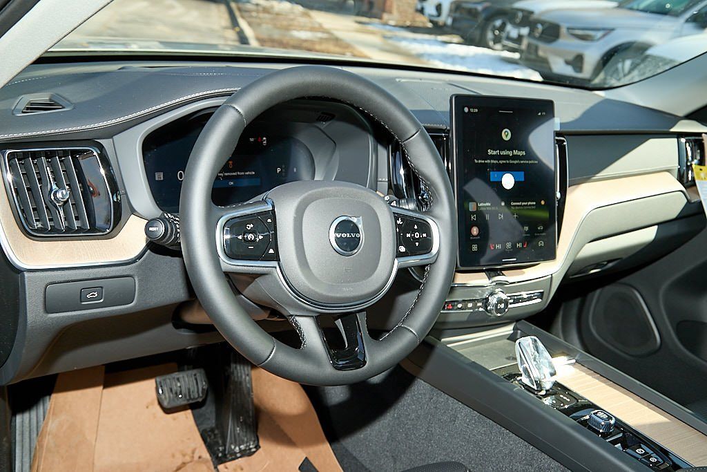 2026 VOLVO XC60 - Image 12