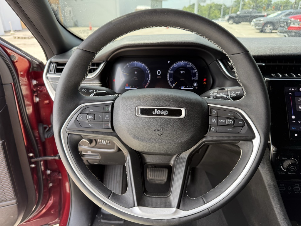 2023 Jeep Grand Cherokee Altitude photo 12