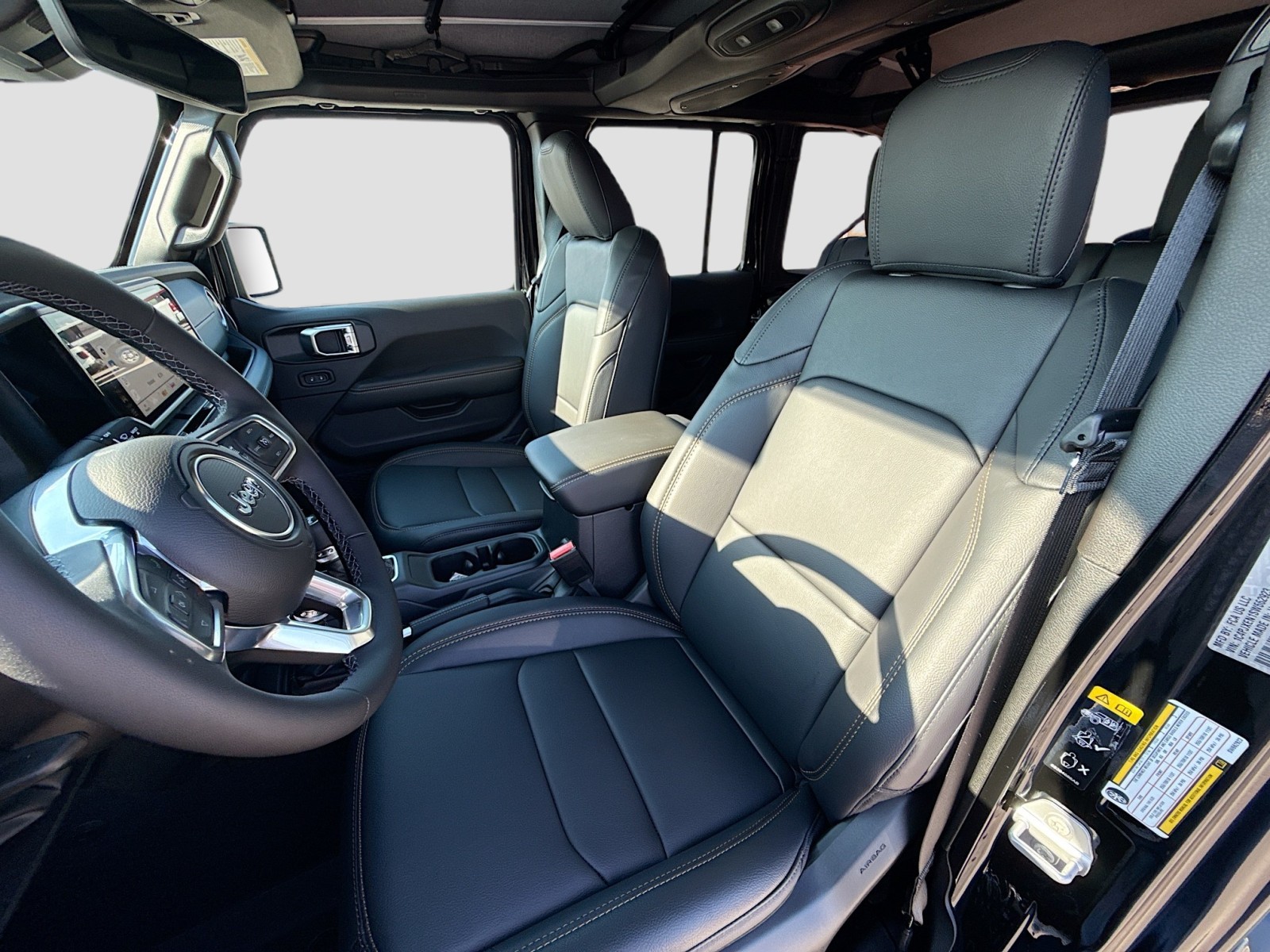 2025 Jeep Wrangler Sahara photo 18