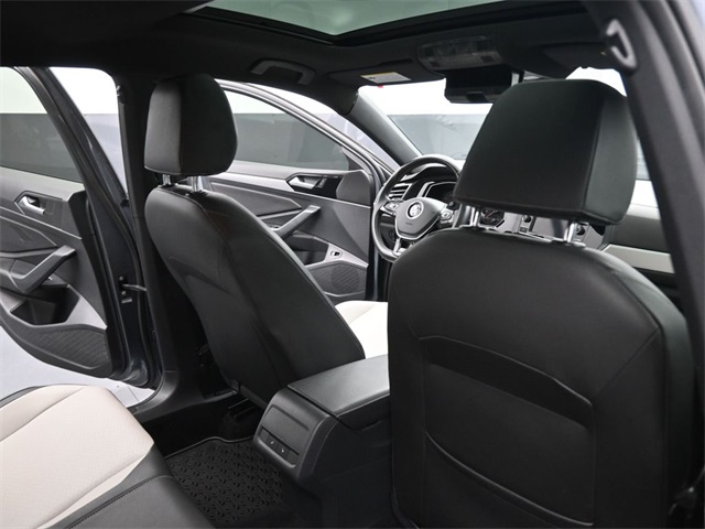 2019 Volkswagen Jetta R-Line photo 22