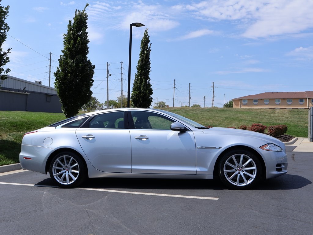 2014 Jaguar XJ Base photo 4