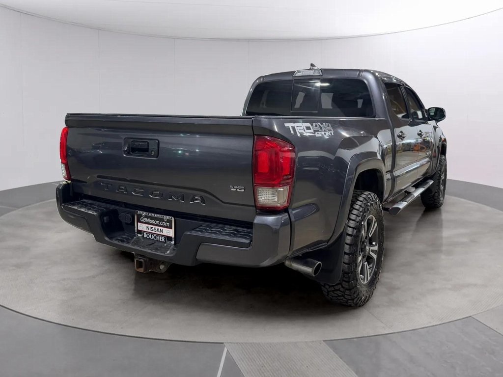 2017 Toyota Tacoma TRD Off-Road photo 4