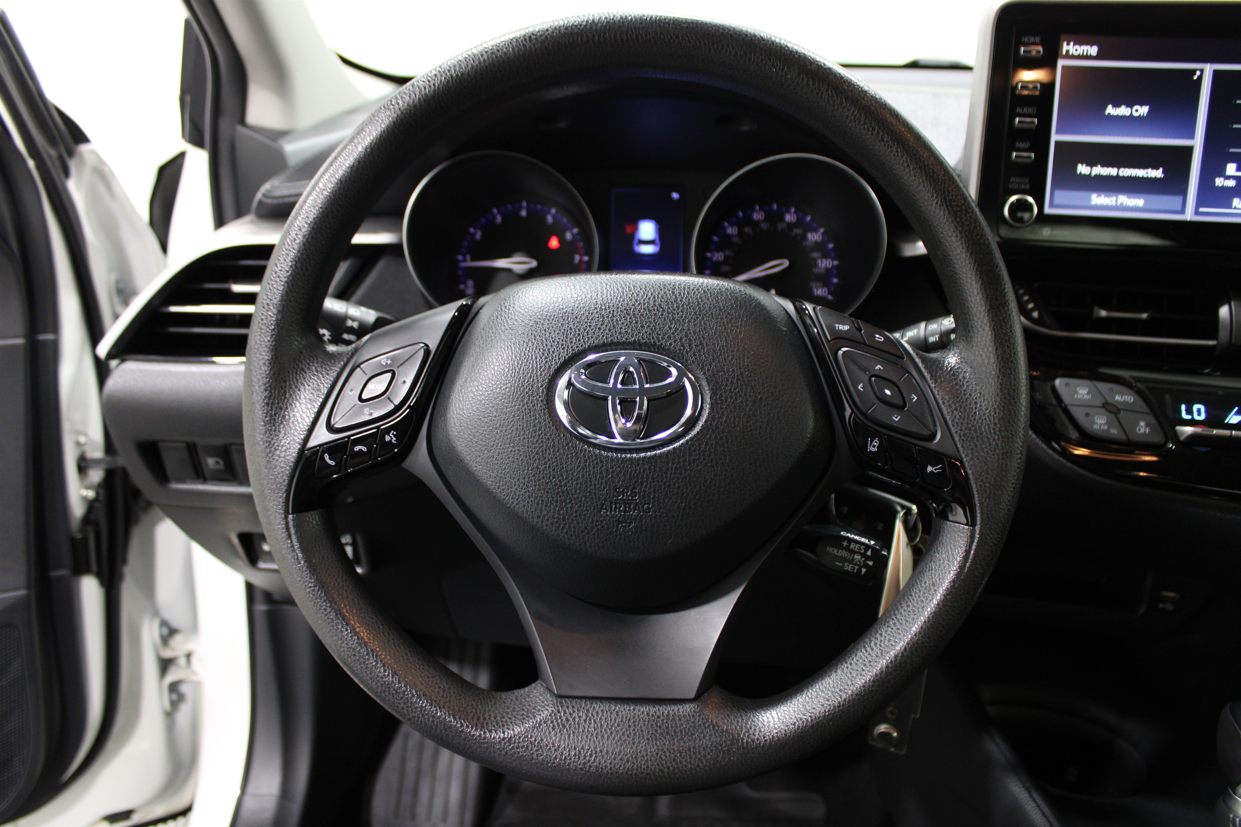 2020 Toyota C-HR LE photo 8